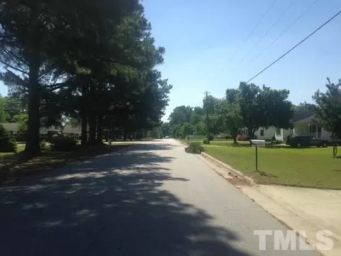 1605 Friendly Rd, Dunn, NC 28334 photo 2