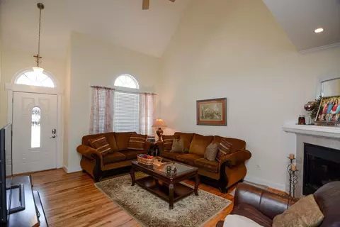 727 Josephine Rd, Garner, NC 27529 photo 2