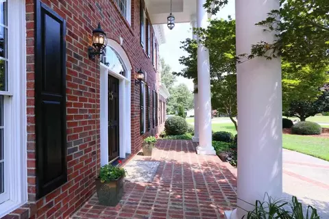 310 Devonhall Ln, Cary, NC 27518 photo 2
