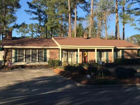 407 Dixie Dr, Selma, NC 27576 photo 1