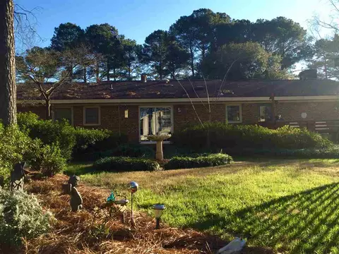 407 Dixie Dr, Selma, NC 27576 photo 3