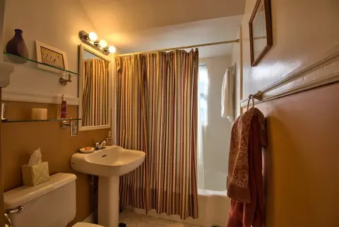 208 E Knox St, Durham, NC 27701 photo 9