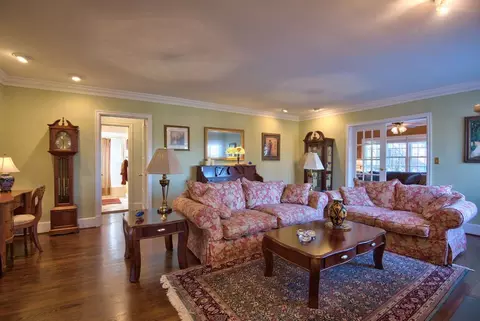 208 E Knox St, Durham, NC 27701 photo 2