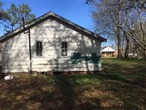 614 E Vance St, Dunn, NC 28334 photo 4
