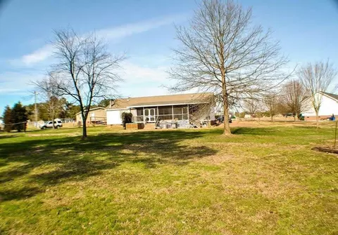 27 S Daisy Dr, Middlesex, NC 27557 photo 2