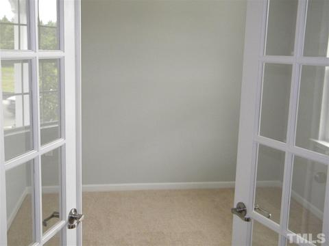 627 Hiddenbrook Dr, Durham, NC 27703 photo 3