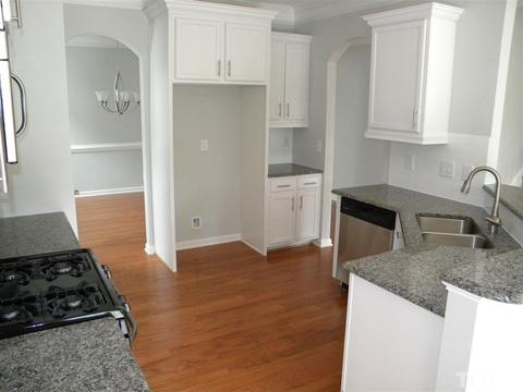 627 Hiddenbrook Dr, Durham, NC 27703 photo 6