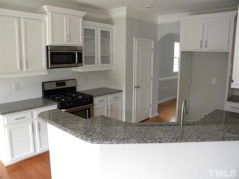 627 Hiddenbrook Dr, Durham, NC 27703 photo 5