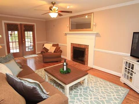 400 Rosehaven Dr, Raleigh, NC 27609 photo 2