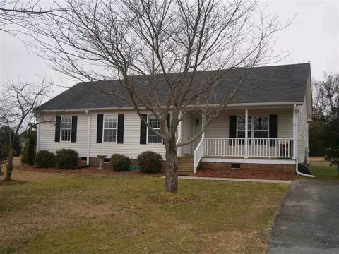 103 Lansing Dr, Benson, NC 27504 photo 1