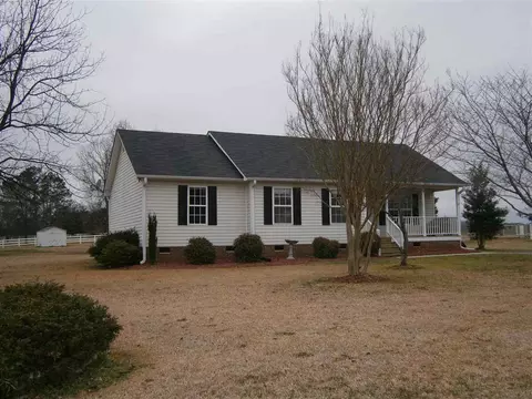 103 Lansing Dr, Benson, NC 27504 photo 3