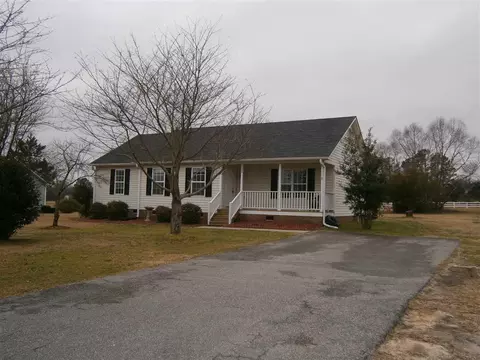 103 Lansing Dr, Benson, NC 27504 photo 2