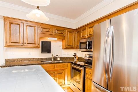 17 Boxwood Dr, Durham, NC 27713 photo 3
