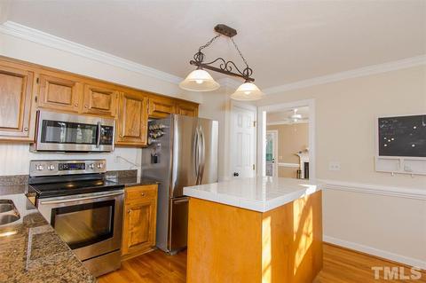 17 Boxwood Dr, Durham, NC 27713 photo 4