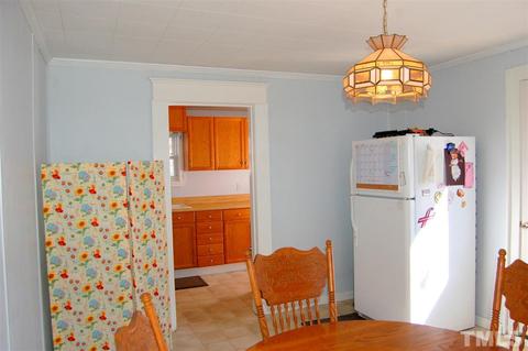 805 Pleasant Dr, Durham, NC 27703 photo 9