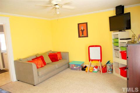 805 Pleasant Dr, Durham, NC 27703 photo 3