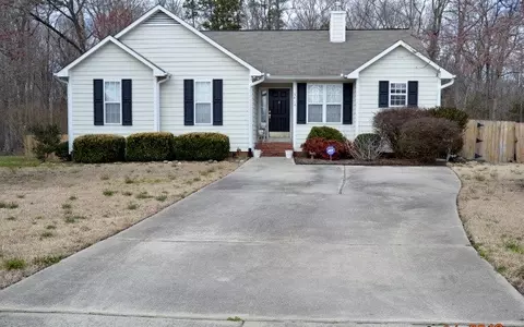 5413 Stardust Dr, Durham, NC 27712 photo 2