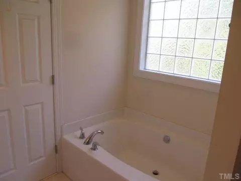 402 Culpepper Ct, Durham, NC 27712 photo 12