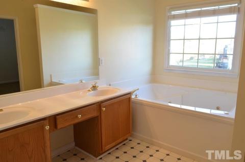4 Shoreline Cv, Durham, NC 27703 photo 21