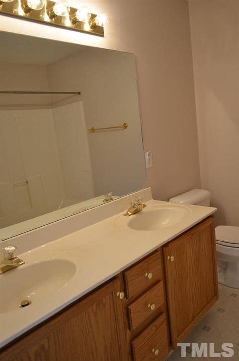 4 Shoreline Cv, Durham, NC 27703 photo 17
