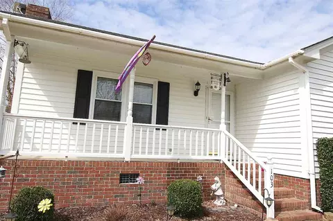 103 Deblyn Ct, Pine Level, NC 27568 photo 2