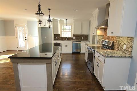 8255 Raleigh Rd, Benson, NC 27504 photo 5