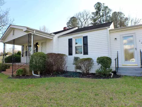 202 E Holmes St, Benson, NC 27504 photo 2
