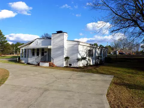 202 E Holmes St, Benson, NC 27504 photo 22