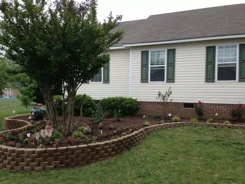 195 Lansing Dr, Benson, NC 27504 photo 3