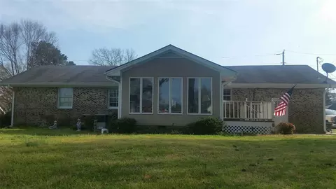 103 Castle Dr, Smithfield, NC 27577 photo 4