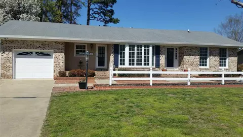 103 Castle Dr, Smithfield, NC 27577 photo 1