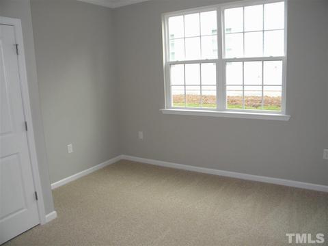 633 Hiddenbrook Dr, Durham, NC 27703 photo 9