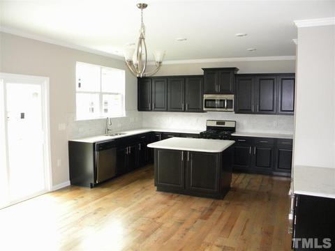 633 Hiddenbrook Dr, Durham, NC 27703 photo 6