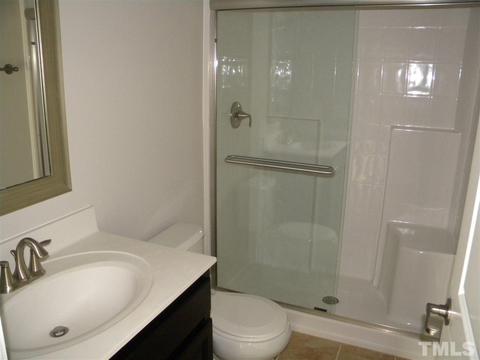 633 Hiddenbrook Dr, Durham, NC 27703 photo 8
