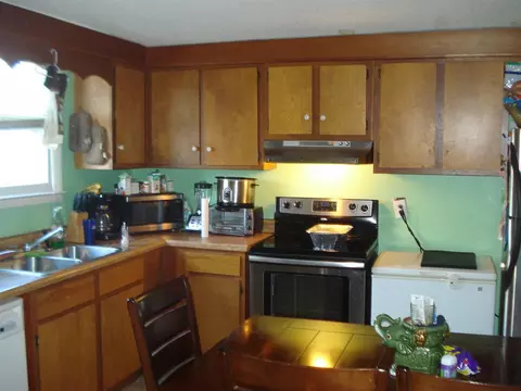 105 N 12th St, Erwin, NC 28339 photo 2