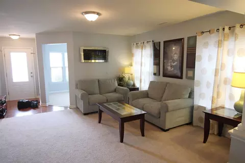 725 Champlain Ct, Cary, NC 27519 photo 2