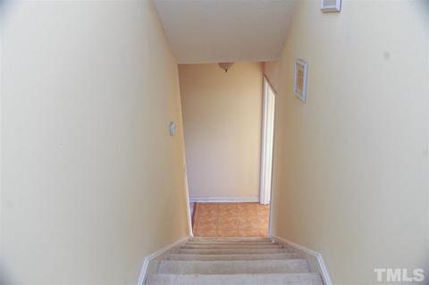 3012 Oldham Ct, Raleigh, NC 27604 photo 9