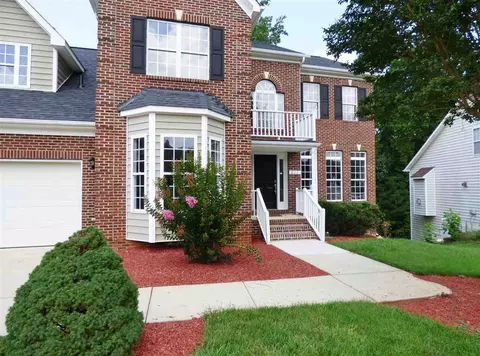 211 Tecumseh Ct, Raleigh, NC 27607 photo 2
