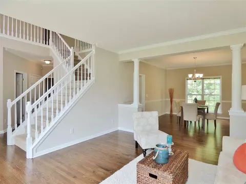 211 Tecumseh Ct, Raleigh, NC 27607 photo 5
