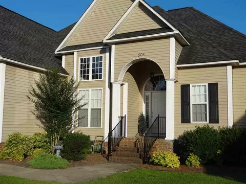 908 Willow Leaf Ct, Dunn, NC 28334 photo 1