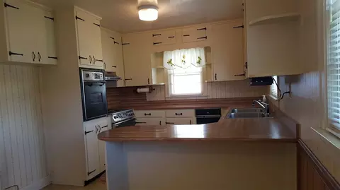 701 Old Post Rd, Erwin, NC 28339 photo 3