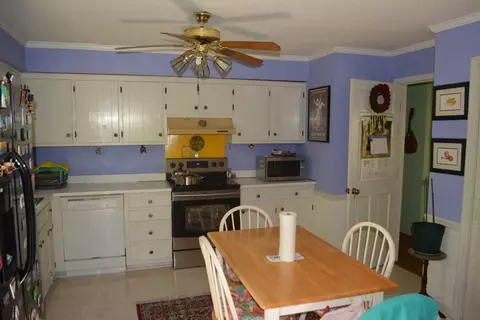 3317 Roundtree Ct, Raleigh, NC 27607 photo 9