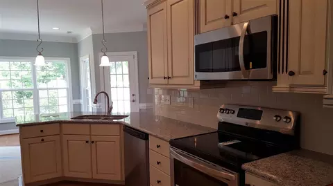 132 Crescent Dr, Dunn, NC 28334 photo 4