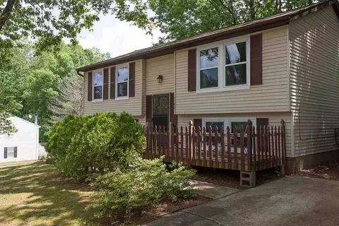 7140 Shellburne Dr, Raleigh, NC 27612 photo 2