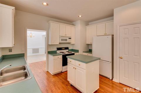 2337 Kendricks Ct, Raleigh, NC 27613 photo 9