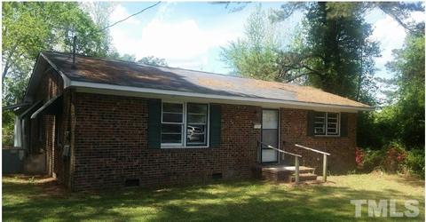 609 N Sumner St, Selma, NC 27576 photo 1