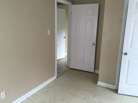 824 Waring St, Durham, NC 27704 photo 4