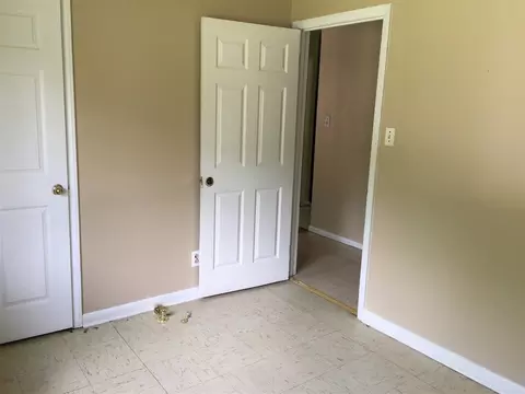 824 Waring St, Durham, NC 27704 photo 3