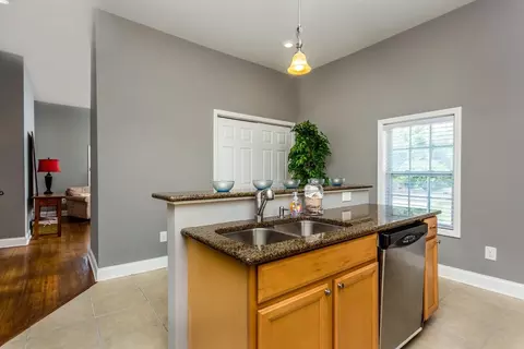 910 E Jones St, Raleigh, NC 27601 photo 8