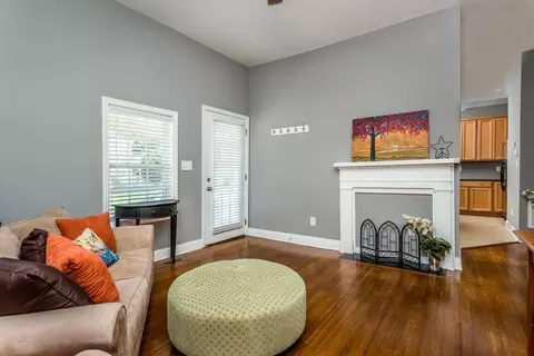 910 E Jones St, Raleigh, NC 27601 photo 6